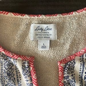 Lucky brand long sleeve short shawl